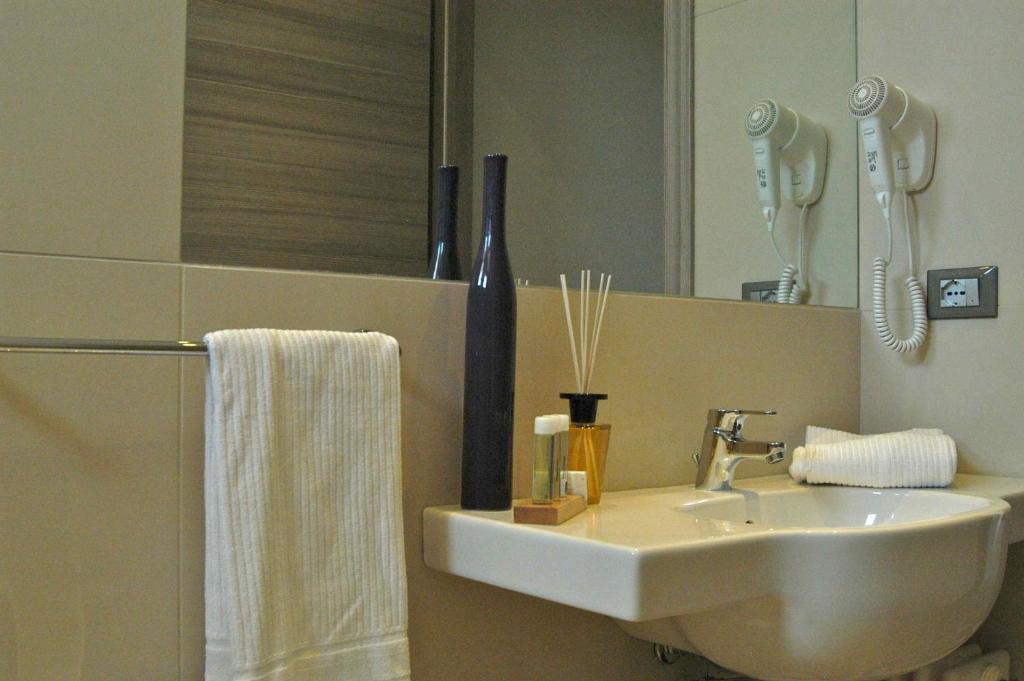 Bio Suites Pacinotti Бардолино Стая снимка